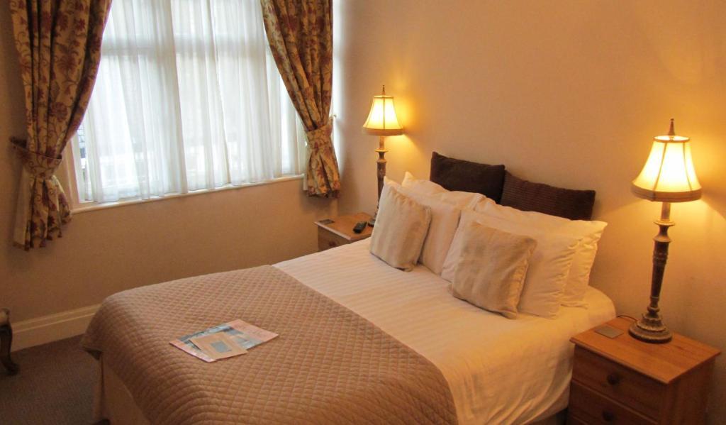 Monties Guest House - Adults Only Bowness-on-Windermere Kamer foto